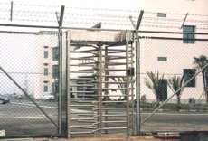 工業(yè)門(mén) 高效與安全的生產(chǎn)守護(hù)者