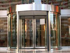 圖木舒克旋轉(zhuǎn)門 如何選購高性價(jià)比產(chǎn)品？臨朐宏順門窗廠是您的可靠選擇